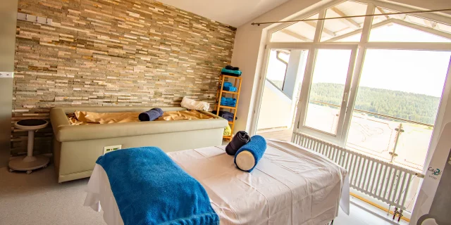 Wellnesshotel Albblick Anwendungsbereich Ultraschallstimulation mit Schwebeliege