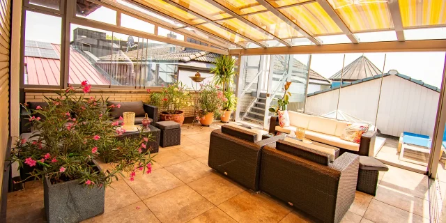 Wellnesshotel Albblick Anwendungsbereich Wintergarten mit Durchgang zu Wellnessresidenz