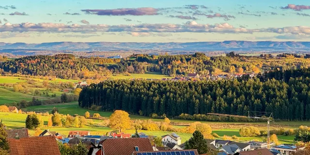 Wellnesshotel Albblick Ausblick auf Schwaebische Alb Zoom 3x