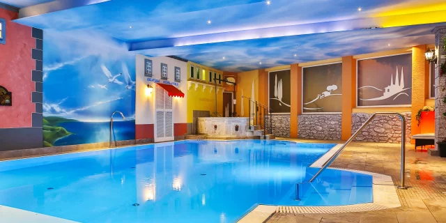 Wellnesshotel Albblick Poolbereich Hallenbad von Kuenstler