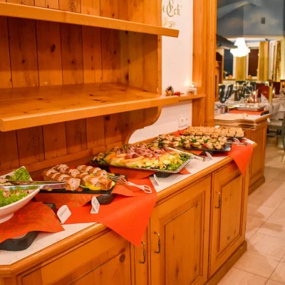 Wellnesshotel Albblick Restaurant Abendessen Buffet Vorspeisen