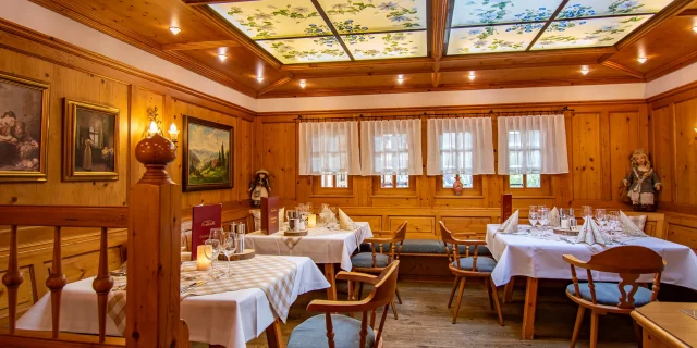 Wellnesshotel Albblick Restaurant Ahnenstube Oben
