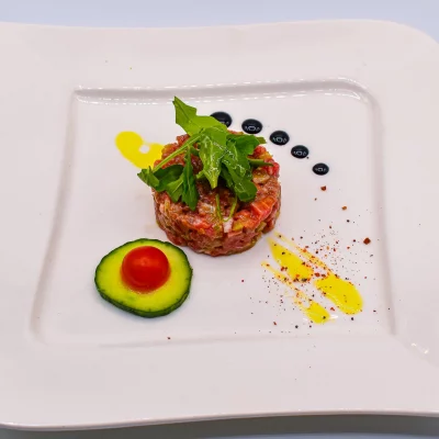 Wellnesshotel Albblick Restaurant Essen Vorspeise Rinderfilet-Tartar