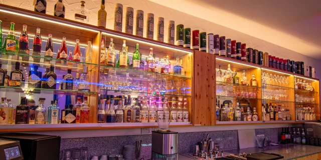 Wellnesshotel Albblick Rezeption Bar Getraenkeauswahl