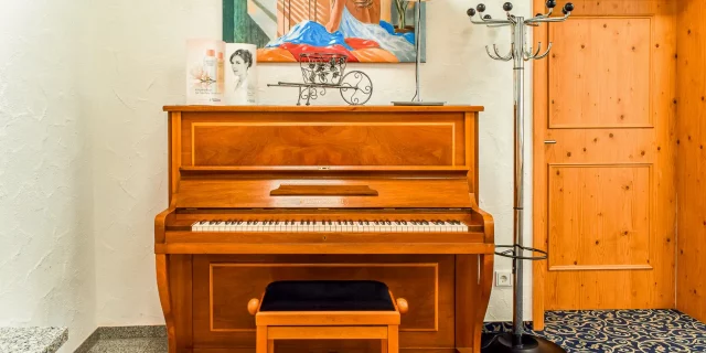 Wellnesshotel Albblick Rezeption Klavier